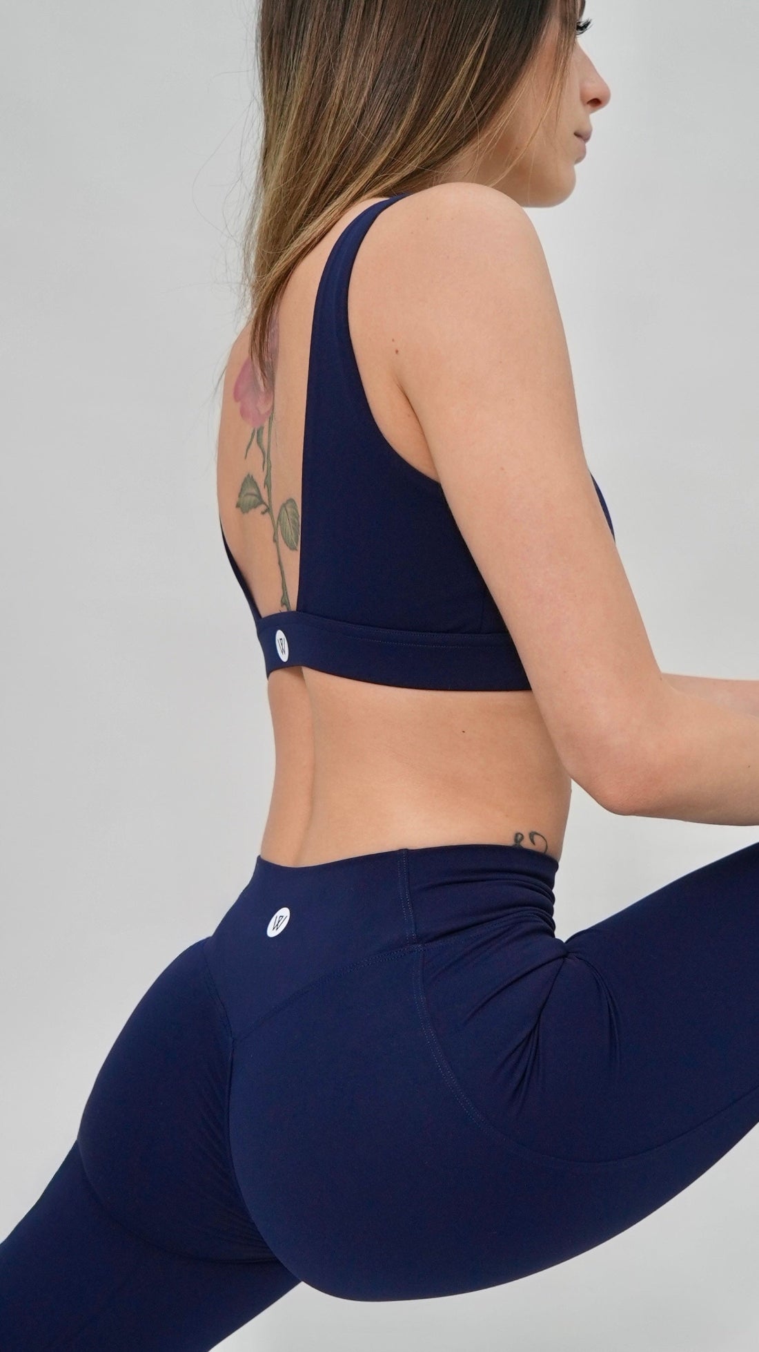 Sujetador deportivo escote recto azul marino